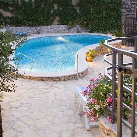 Vicina Hotel 4*